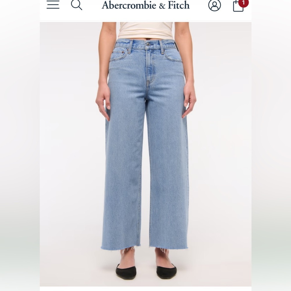 Abercrombie & Fitch Light Blue Cropped Jeans